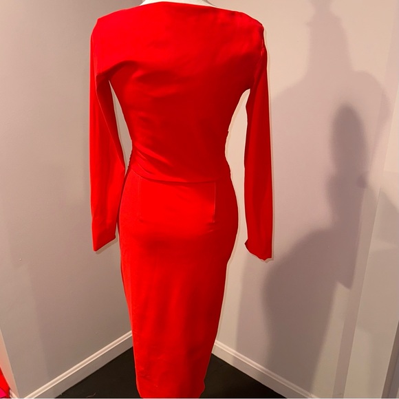 Chiara Boni Red Plunging Neckline Long Sleeve Fitted Dress - Picture 2 of 4